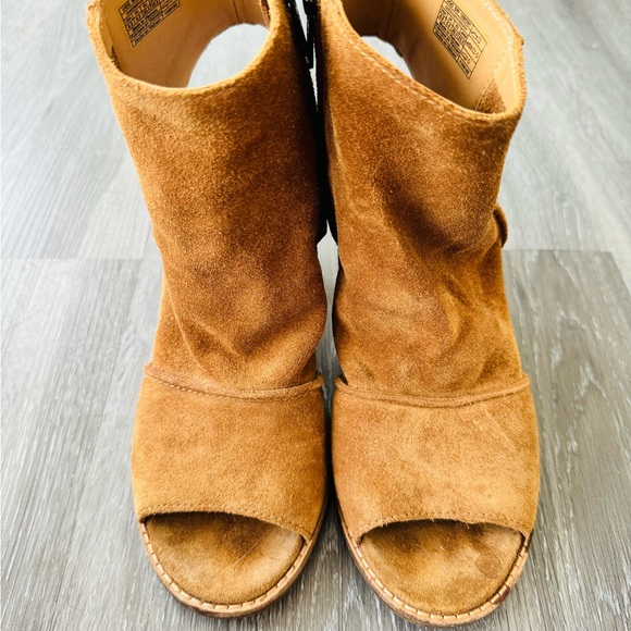 UGG ⭐️ Valencia Peep Toe Bootie - Picture 3 of 9